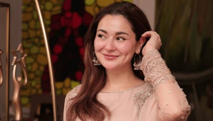 Hania-amir-dimples-surgery-pakgossip